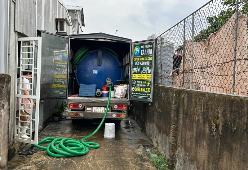 Xe hút hầm cầu dung tích phù hợp phục vụ tại TP Vinh