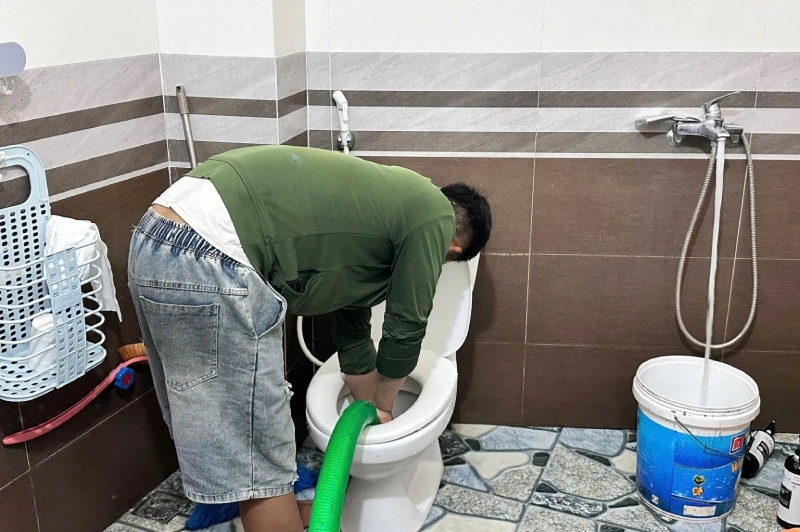 Dịch vụ thông tắc bồn cầu chuyên nghiệp